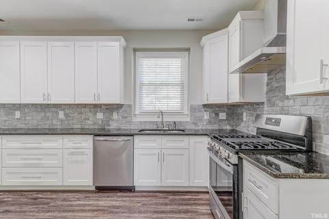 607 Crossing Dr, Durham, NC 27703 photo 12