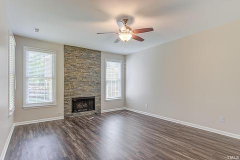 607 Crossing Dr, Durham, NC 27703 photo 16