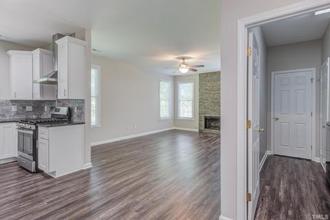 607 Crossing Dr, Durham, NC 27703 photo 13