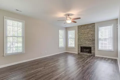 607 Crossing Dr, Durham, NC 27703 photo 14