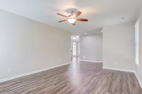 607 Crossing Dr, Durham, NC 27703 photo 18