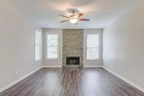 607 Crossing Dr, Durham, NC 27703 photo 15