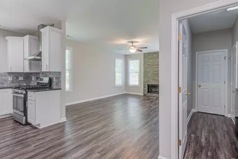 607 Crossing Dr, Durham, NC 27703 photo 13
