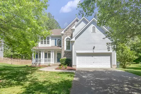 607 Crossing Dr, Durham, NC 27703 photo 1