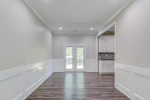 607 Crossing Dr, Durham, NC 27703 photo 6