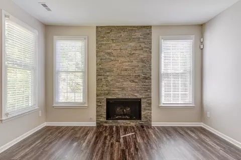 607 Crossing Dr, Durham, NC 27703 photo 17