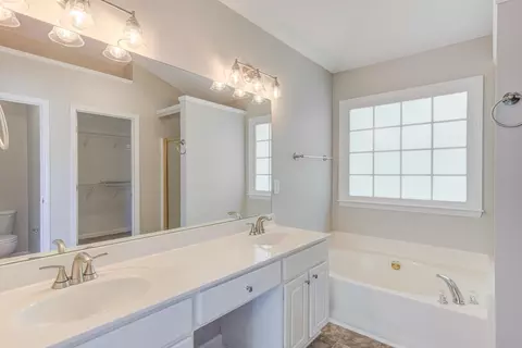 607 Crossing Dr, Durham, NC 27703 photo 24