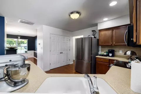 902 Statler Dr, Durham, NC 27703 photo 10