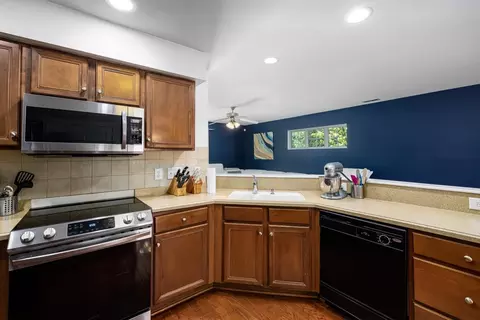 902 Statler Dr, Durham, NC 27703 photo 9