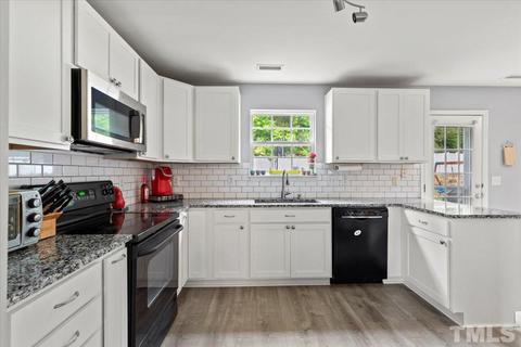 407 Weeping Willow Dr, Durham, NC 27704 photo 5
