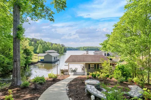 175 Rock Pointe Dr, Semora, NC 27343 photo 5