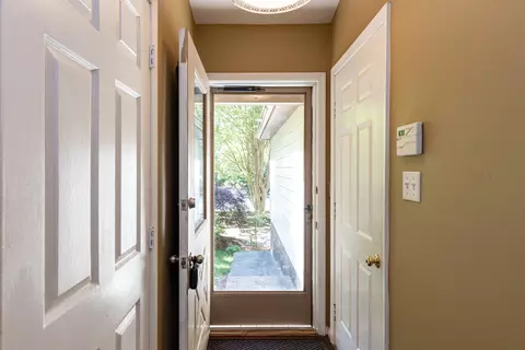 511 E Dynasty Dr, Cary, NC 27513 photo 4