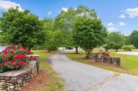 65 Della Ln, Erwin, NC 28339 photo 3