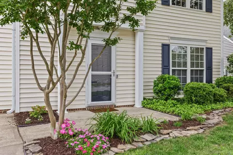 4905 Gaithers Pointe Dr, Durham, NC 27713 photo 3
