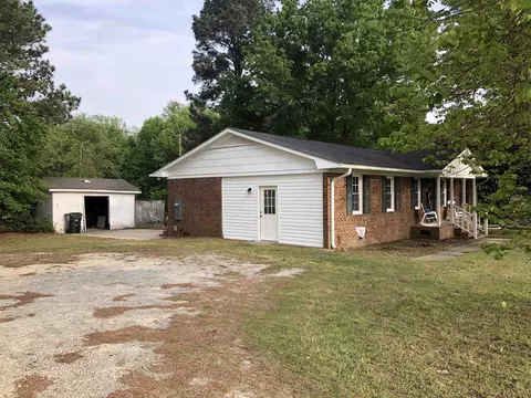 2142 Tarheel Rd, Benson, NC 27504 photo 4