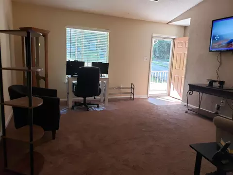 8 Howlett Pl, Durham, NC 27703 photo 9