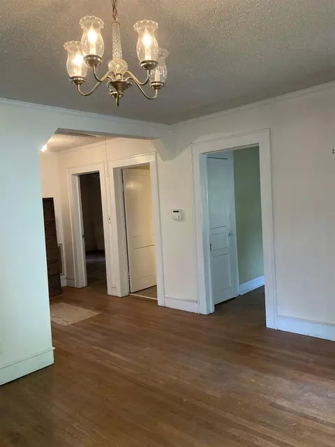 910 Gorrell St, Burlington, NC 27215 photo 5