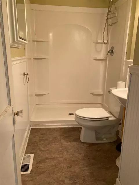 910 Gorrell St, Burlington, NC 27215 photo 9