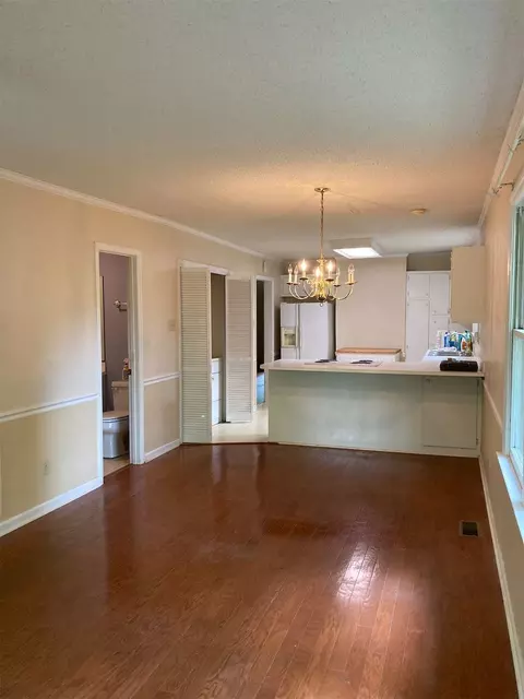 910 Gorrell St, Burlington, NC 27215 photo 4