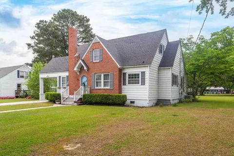 207 E Main St, Micro, NC 27555 photo 3