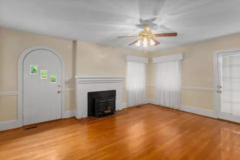 207 E Main St, Micro, NC 27555 photo 9