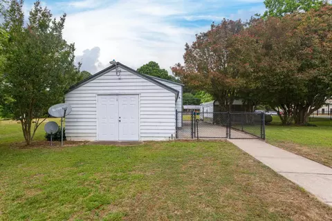 207 E Main St, Micro, NC 27555 photo 33