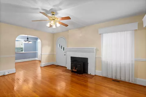 207 E Main St, Micro, NC 27555 photo 10