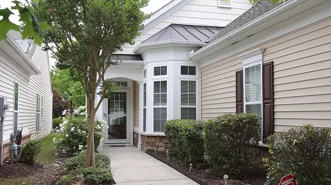 811 Endhaven Pl, Cary, NC 27519 photo 2