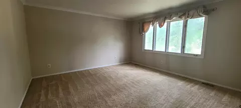 912 Dixie Dr, Selma, NC 27576 photo 5