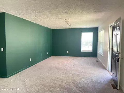 151 N Pine St, Robbins, NC 27325 photo 4