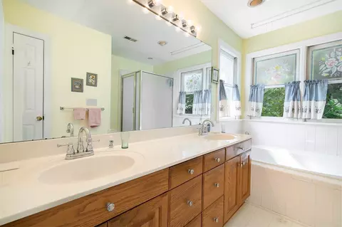 3906 Springstop Ln, Durham, NC 27705 photo 13