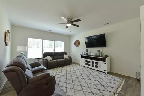 112 Pineapple Pl, Benson, NC 27504 photo 16