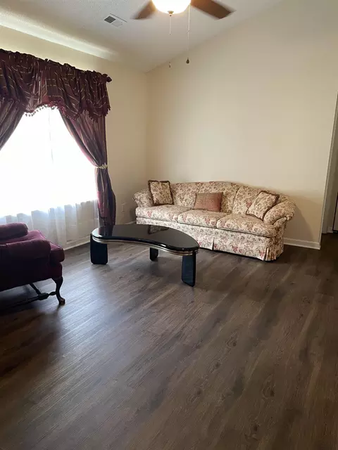 516 E Carver St, Durham, NC 27704 photo 7