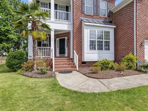 14 Laurel Leaf Ct, Durham, NC 27703 photo 2