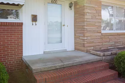 600 W Parrish Dr, Benson, NC 27504 photo 3