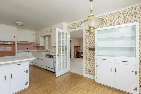 600 W Parrish Dr, Benson, NC 27504 photo 11