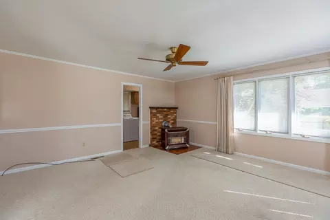 600 W Parrish Dr, Benson, NC 27504 photo 9