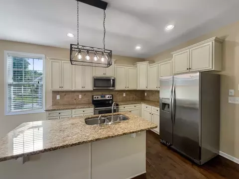 33 Berkeley Ct, Clayton, NC 27520 photo 4