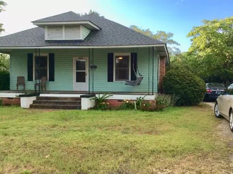 208 W C St, Erwin, NC 28339 photo 2