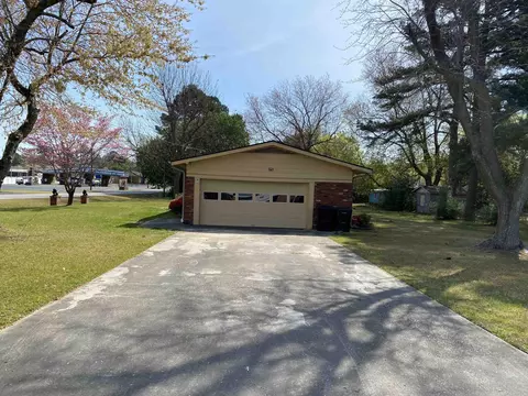 109 W B St, Erwin, NC 28339 photo 5