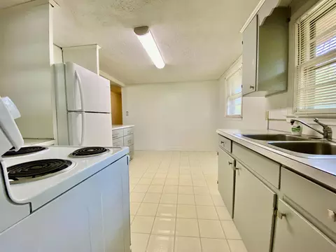 109 W B St, Erwin, NC 28339 photo 13