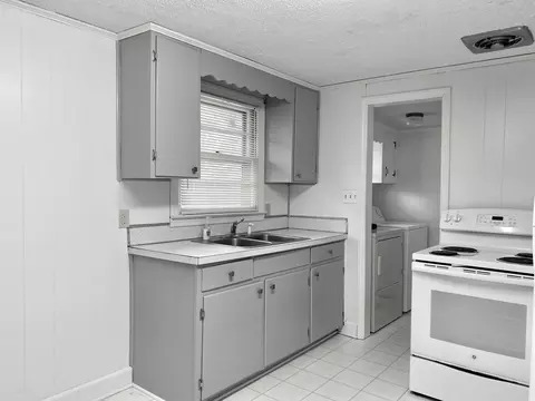 109 W B St, Erwin, NC 28339 photo 14