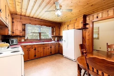 124 S Capps St, Pine Level, NC 27568 photo 4
