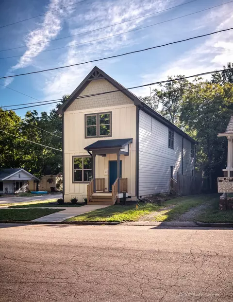 910 Spruce St, Durham, NC 27701 photo 3