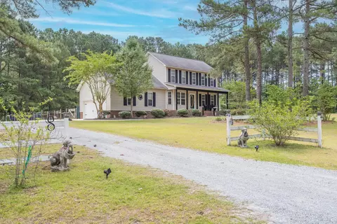 109 Walnut Dr, Benson, NC 27504 photo 4