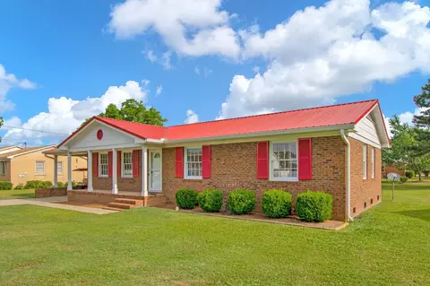 102 E B St, Erwin, NC 28339 photo 2