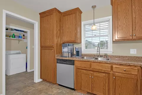 102 E B St, Erwin, NC 28339 photo 14