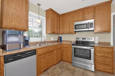 102 E B St, Erwin, NC 28339 photo 10