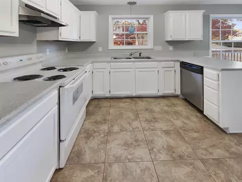 100 Stanfield Ct, Garner, NC 27529 photo 2