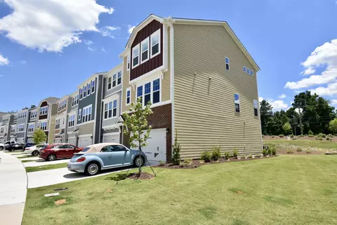 1114 Commack Dr, Durham, NC 27703 photo 4